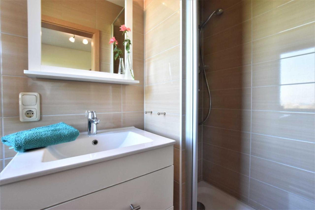 Ferienwohnungen Kleckerburg mit Meerblick OFC 05 Kägsdorf Exterior foto