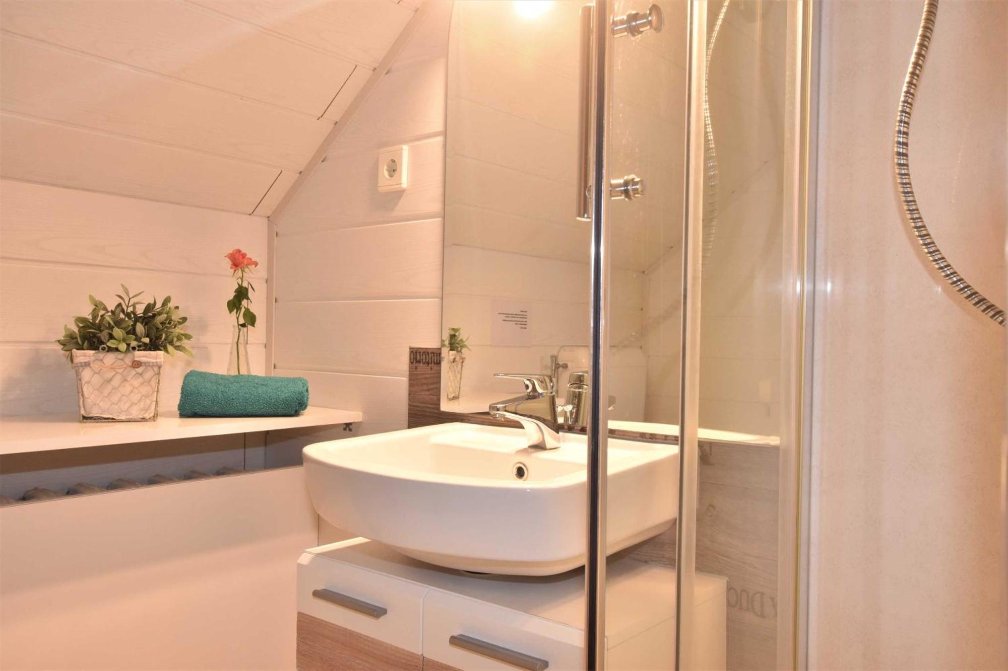 Ferienwohnungen Kleckerburg mit Meerblick OFC 05 Kägsdorf Exterior foto