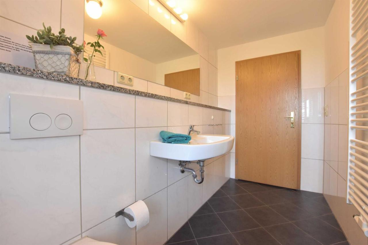 Ferienwohnungen Kleckerburg mit Meerblick OFC 05 Kägsdorf Exterior foto