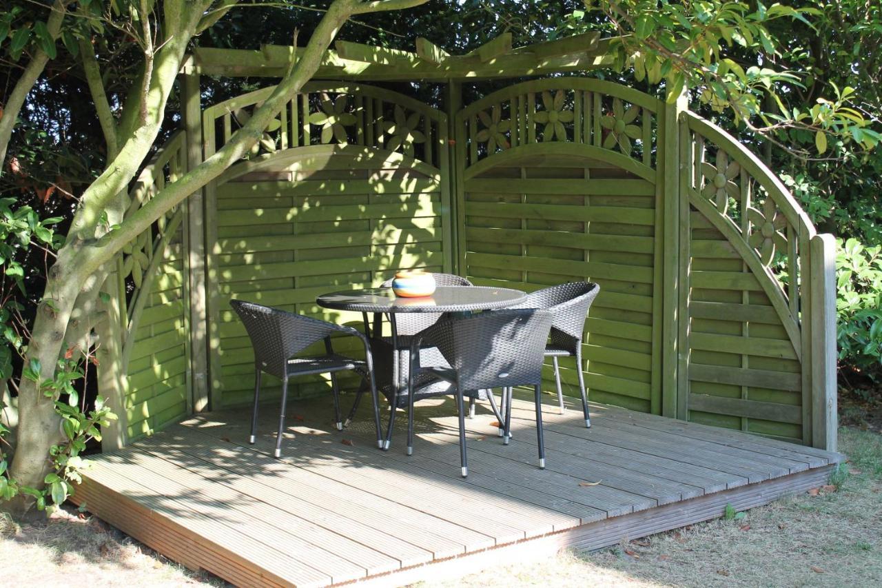 Ferienwohnungen Kleckerburg mit Meerblick OFC 05 Kägsdorf Exterior foto