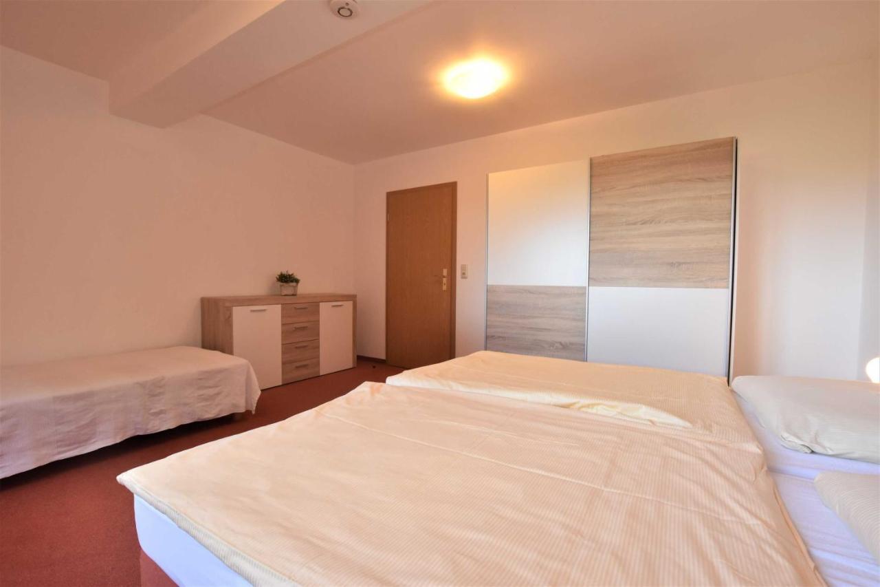 Ferienwohnungen Kleckerburg mit Meerblick OFC 05 Kägsdorf Exterior foto